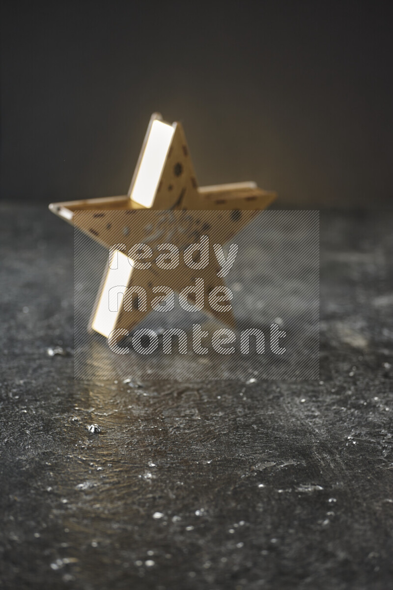 فانوس موضوع علي خلفية سوداء