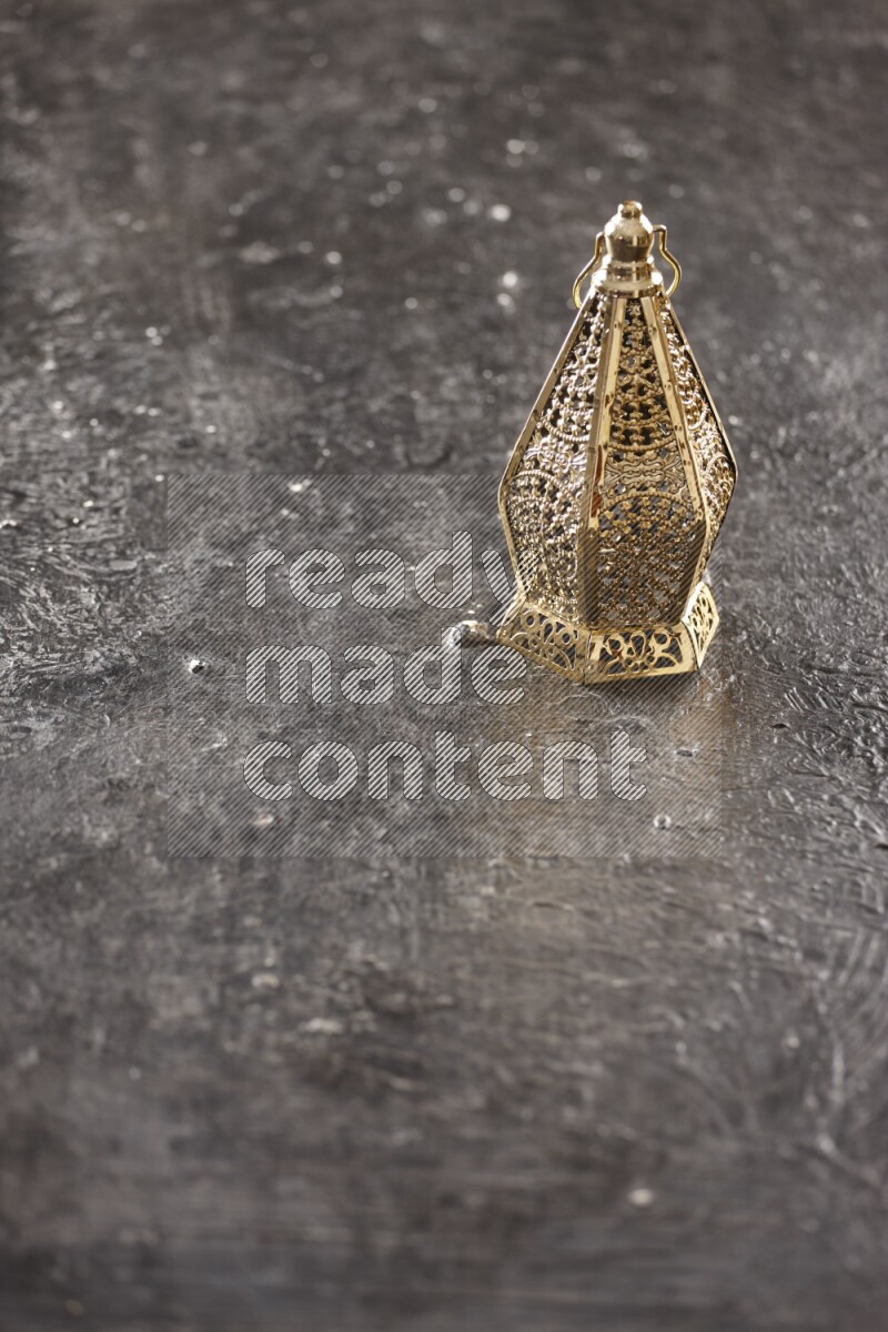 فانوس موضوع علي خلفية سوداء