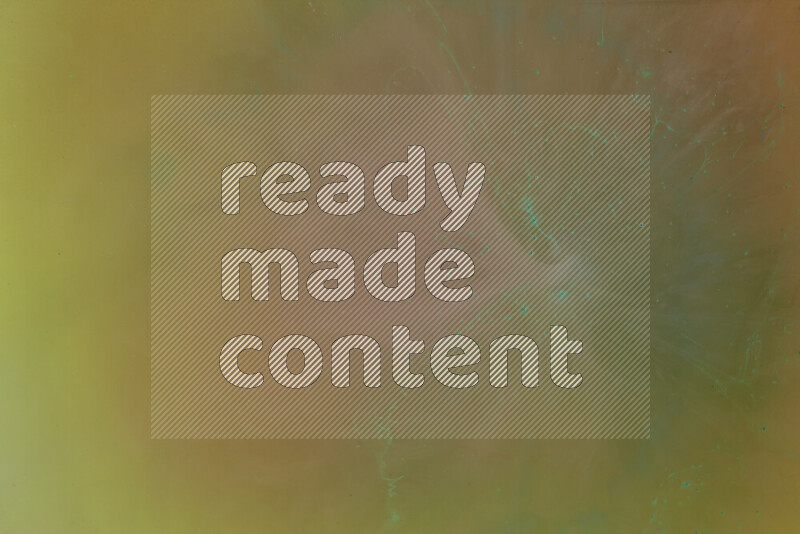 تلتقط الصورة تناثرا للطلاء الأخضر علي خلفية برتقالية